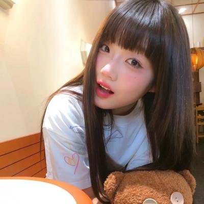 小姑娘艾萝依